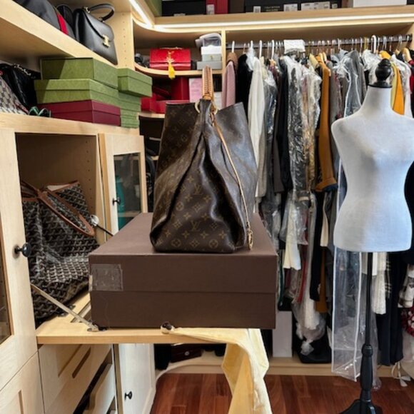 Louis Vuitton LV Monogram Artsy - Picture 3 of 16